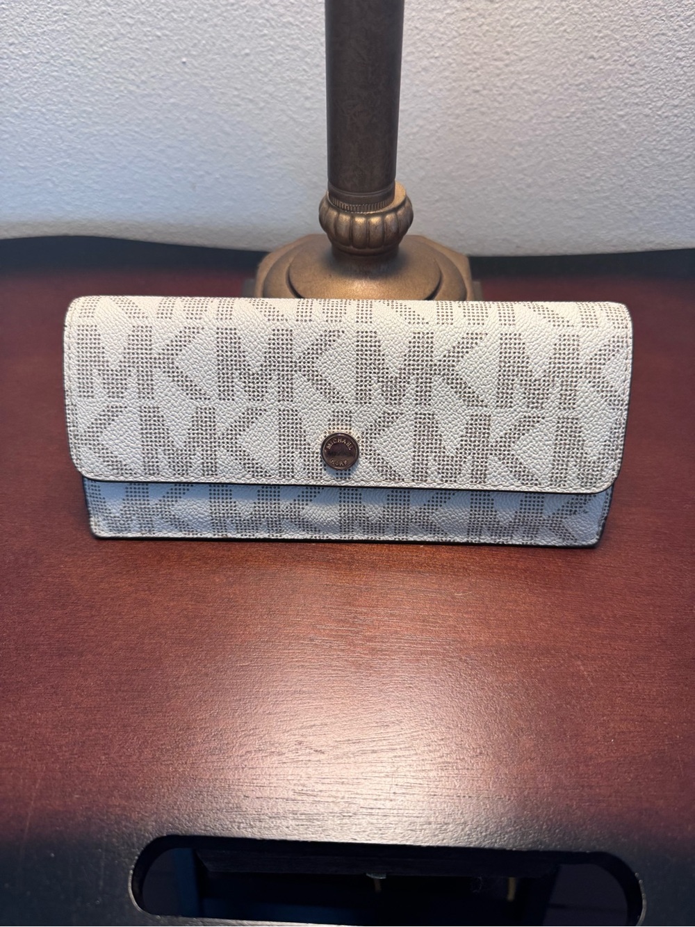 Michael Kors White & Beige MK Logo Continental Wallet